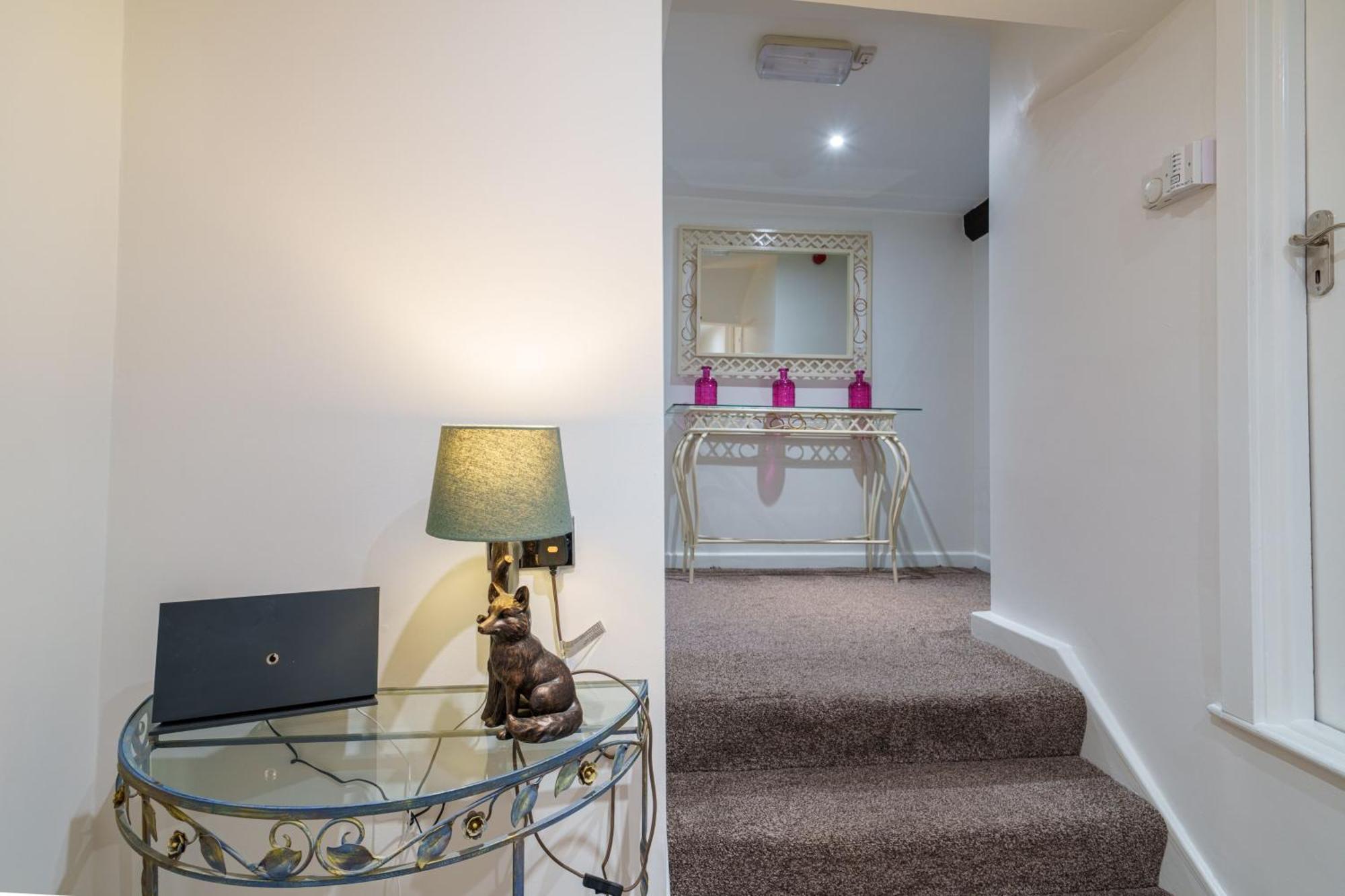 Library View Apartment Κένταλ Εξωτερικό φωτογραφία